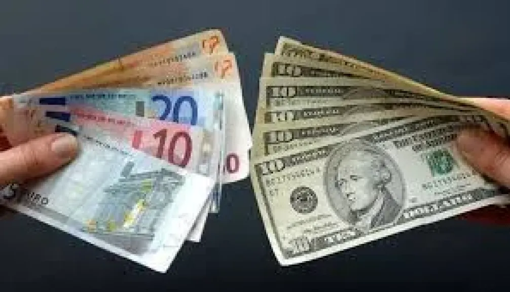 تراجع أسعار الدولار أمام العملات الرئيسية قبيل إجتماع الفيدرالي الأمريكي