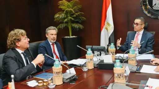 وزير الاستثمار يبحث مع السفير الإيطالي ووفد «تكنوكاب» تعزيز التعاون الصناعي