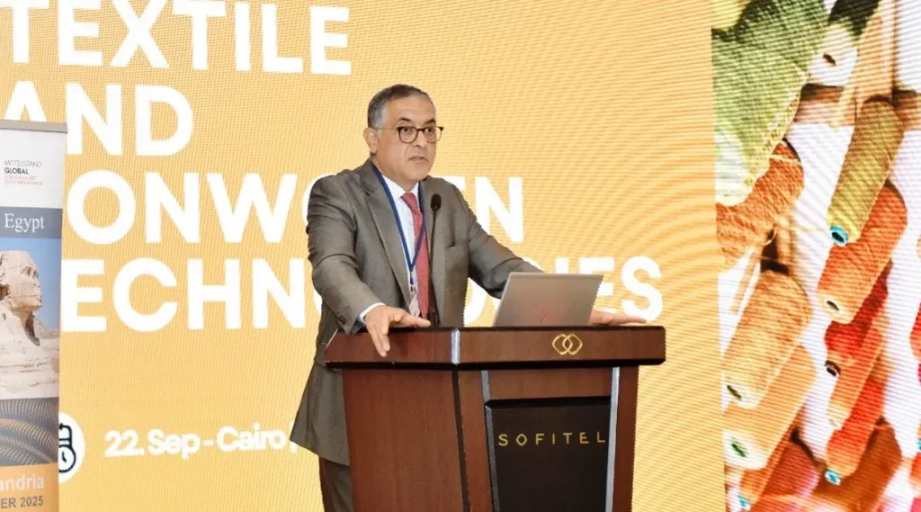 حسام هيبة خلال المؤتمر