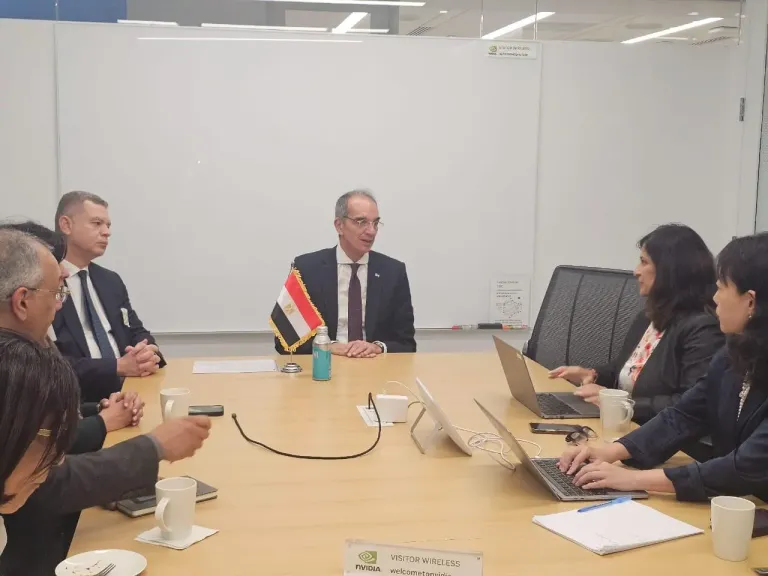وزير الاتصالات 
