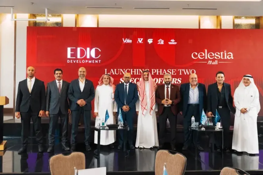 اثناء إطلاق المشروعين