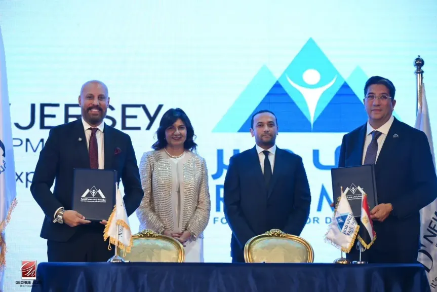 اثناء توقيع بروتوكول التعاون