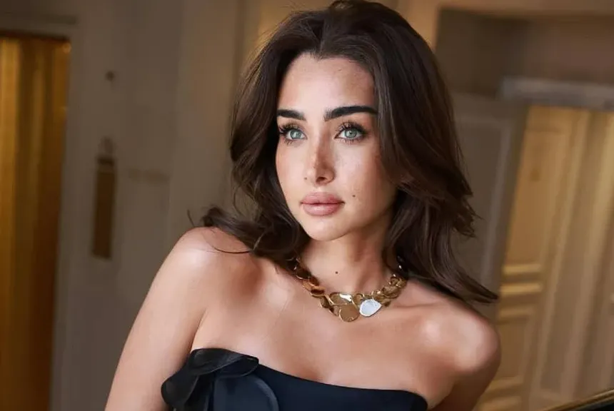هنا الزاهد