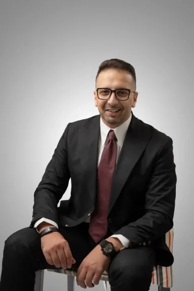 الدكتور عمرو العدل