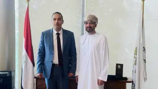 رئيس البورصة المصرية ورئيس بورصة مسقط يناقشان تعزيز التعاون المالي المشترك