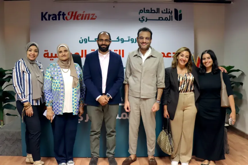 اثناء توقيع الاتفاقية