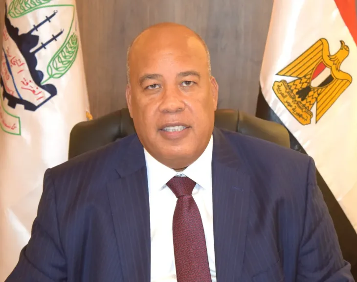 ايمن العشري