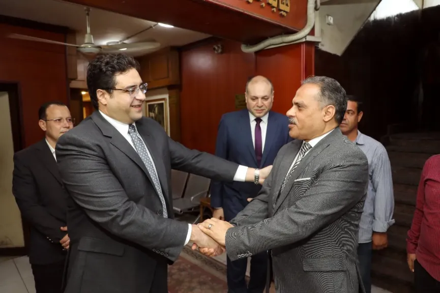 جانب من تقديم التهنئة 