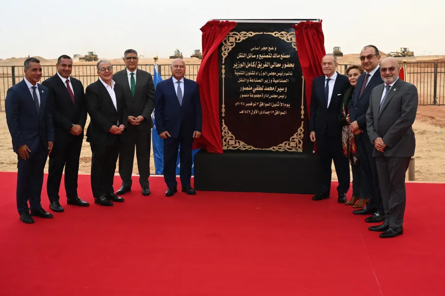 جانب من وضع حجر الأساس 