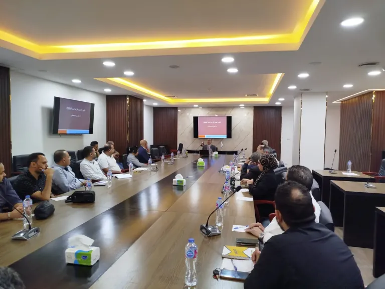 جانب من الندوة 