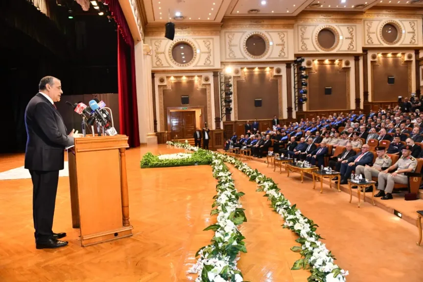 بالصور .. وزير الدولة للإنتاج الحربي يشهد مراسم الإحتفال بالعيد الـ ( 71 ) للإنتاج الحربى