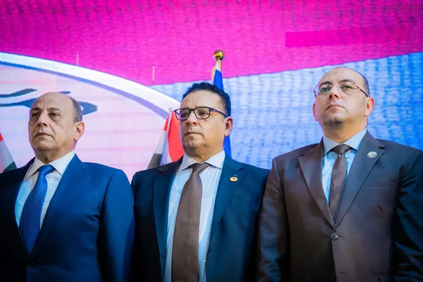 الآلاف من المواطنين يشاركون في مؤتمر جماهيري لحزب حماة الوطن لدعم مرشحي القائمة الوطنية