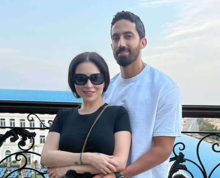 مي عز الدين تشارك جمهورها أول لحظات شهر العسل مع زوجها أحمد تيمور