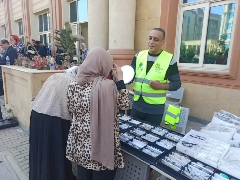 «صناع الخير» تنظم قافلة طبية جديدة ضمن مبادرة «عينيك في عنينا» لتقديم الكشف والعلاج بالمنوفية