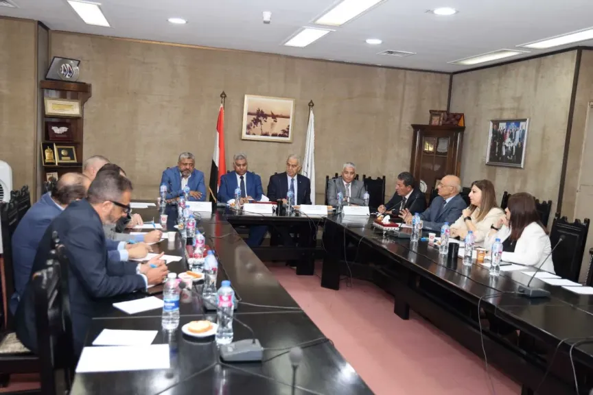 جانب من الاجتماع 