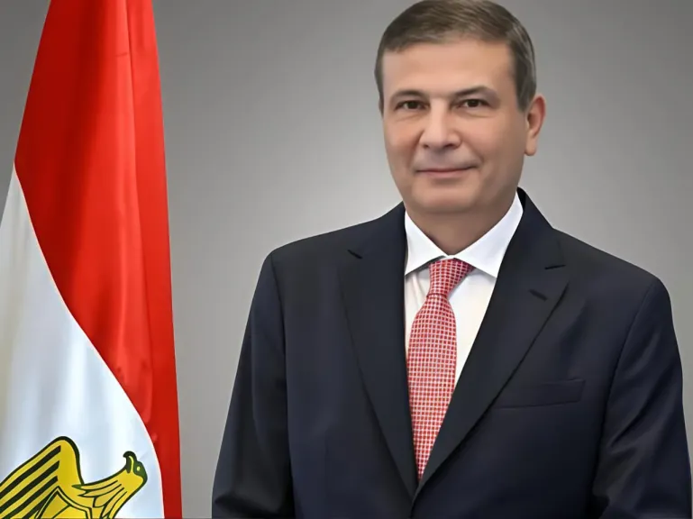 وزير الزراعة يشيد بجهود منظومة جمع وتدوير قش الأرز في 7 محافظات