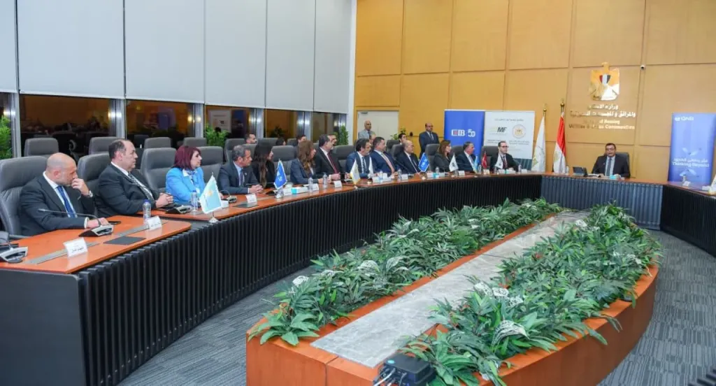 التجاري الدولي والمجتمعات العمرانية الجديدة يوقعان بروتوكول تعاون لتمويل شراء الوحدات بمشاريع الوزارة