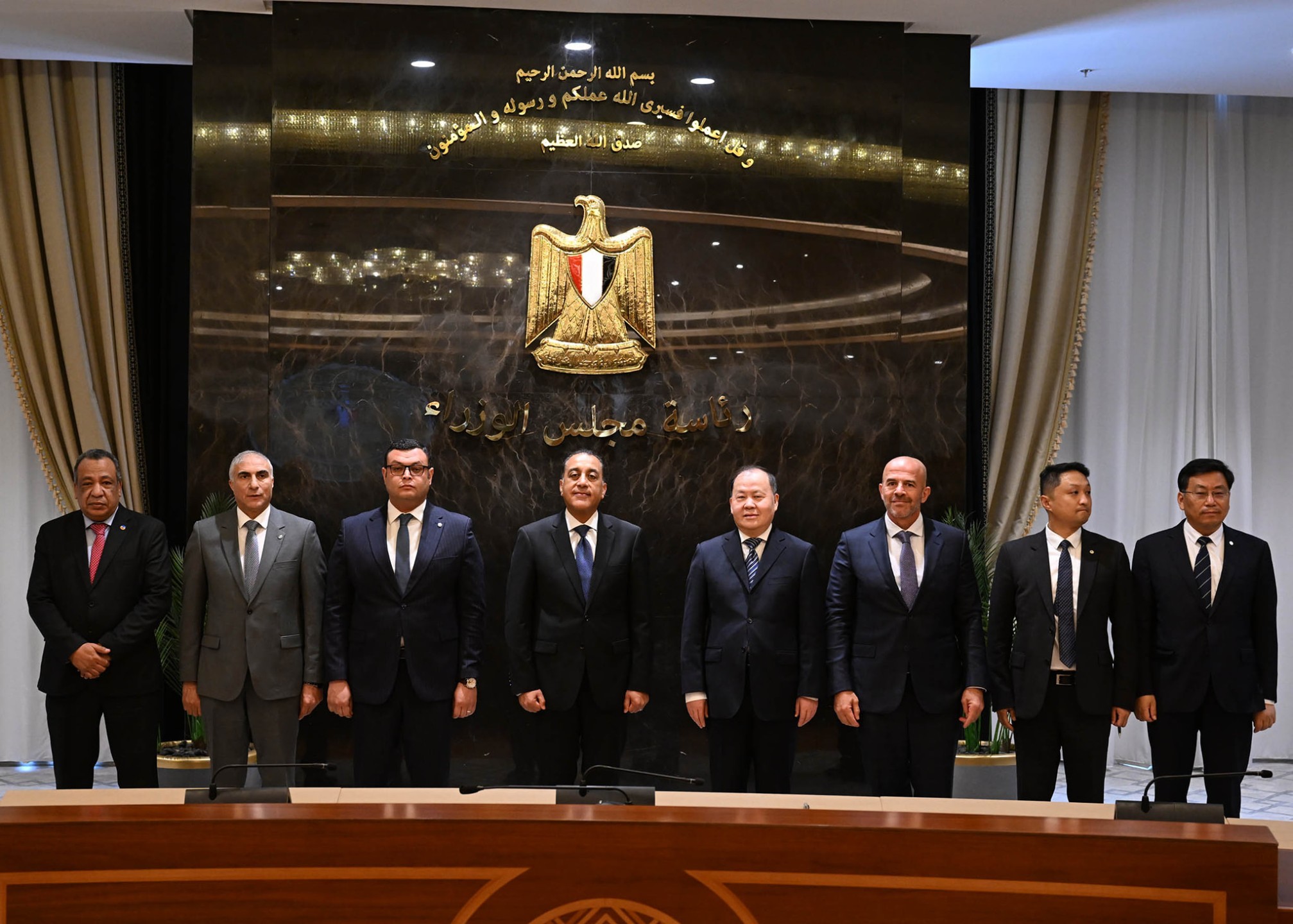 شهد الدكتور مصطفى مدبولي، رئيس مجلس الوزراء، توقيع اتفاقية تشغيل وصيانة متكاملة لمنطقة الأعمال المركزية (CBD) بالعاصمة الإدارية الجديدة، أحد أكبر المشروعات الاس