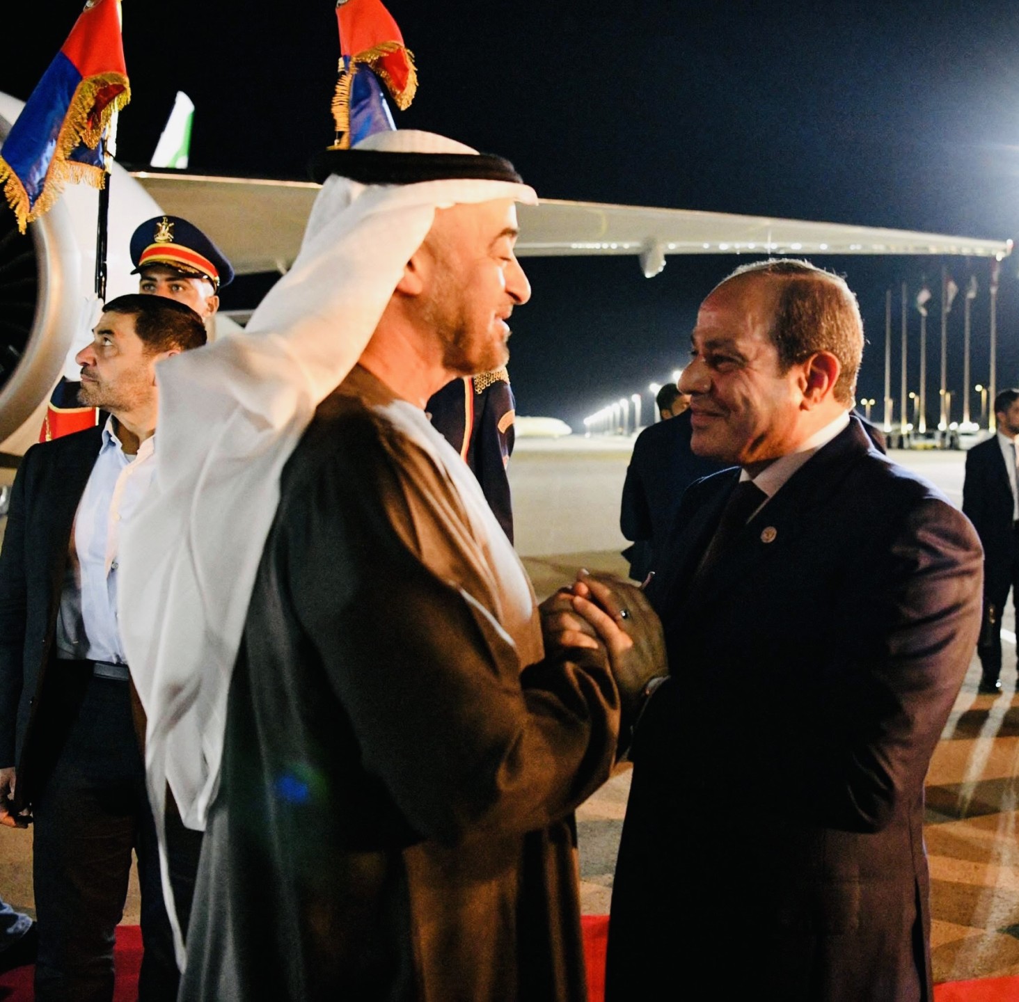 الرئيس السيسي يرحب بالشيخ محمد بن زايد في العلمين.. زيارة أخوة تحمل رسائل استراتيجية