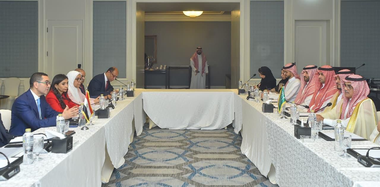 وزير الاستثمار يبحث مع مسئولين سعوديين فرص توطين الصناعات وتعزيز سلاسل الإمداد المشتركة