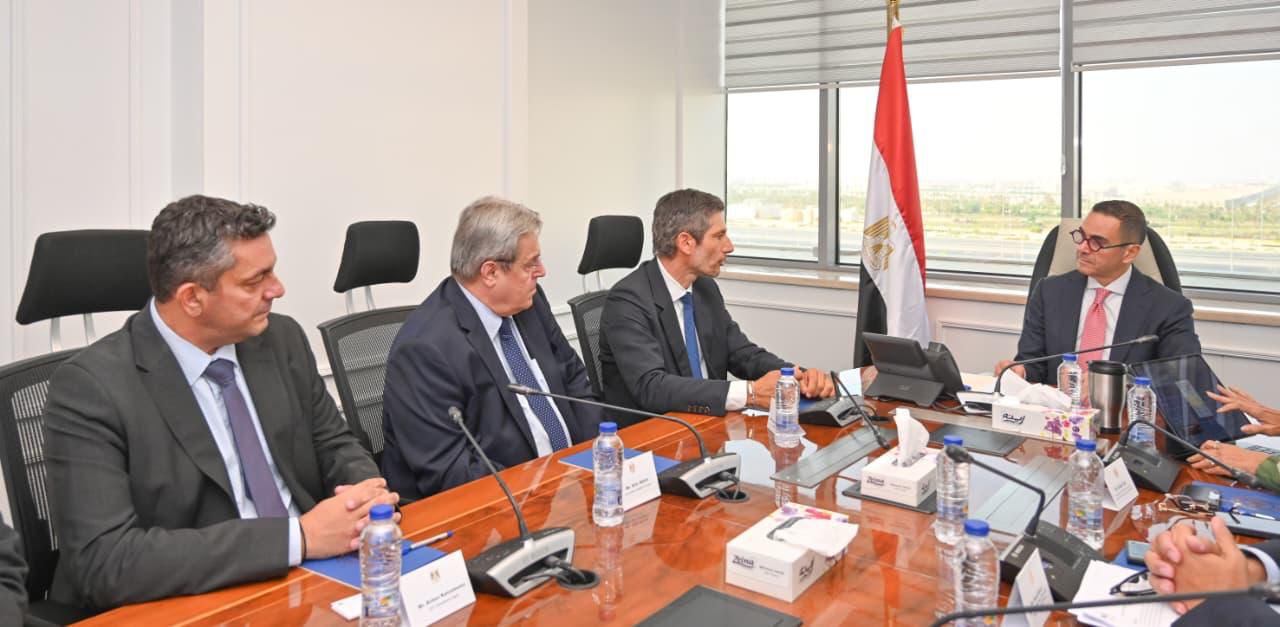 حسن الخطيب يتابع خطة استثمارات 150 مليون دولار في الاقتصاد الأخضر وإدارة المخلفات البحرية