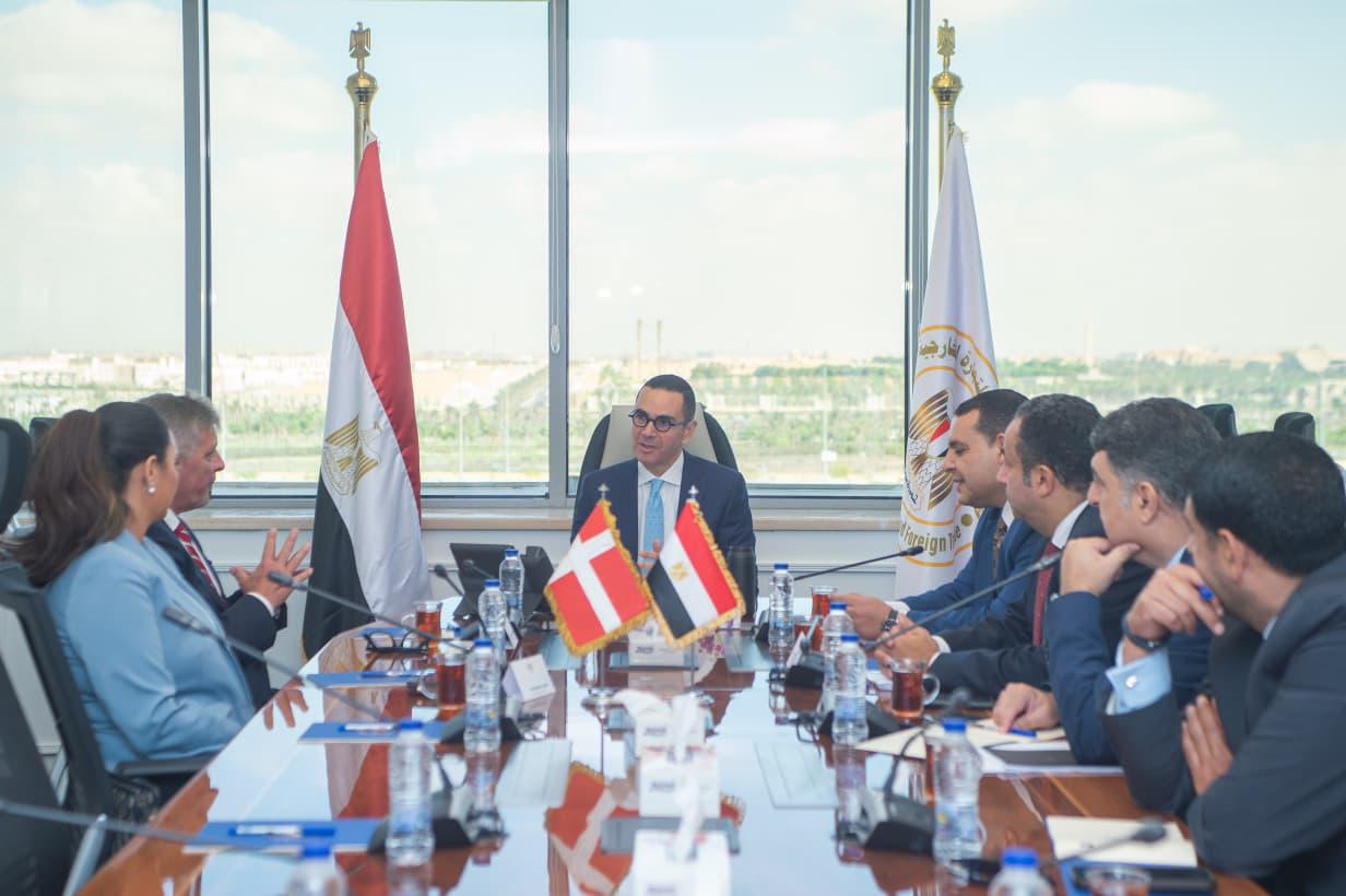 وزير الاستثمار وسفير الدنمارك يبحثان إطلاق مرحلة جديدة من التعاون الاقتصادي والاستثماري