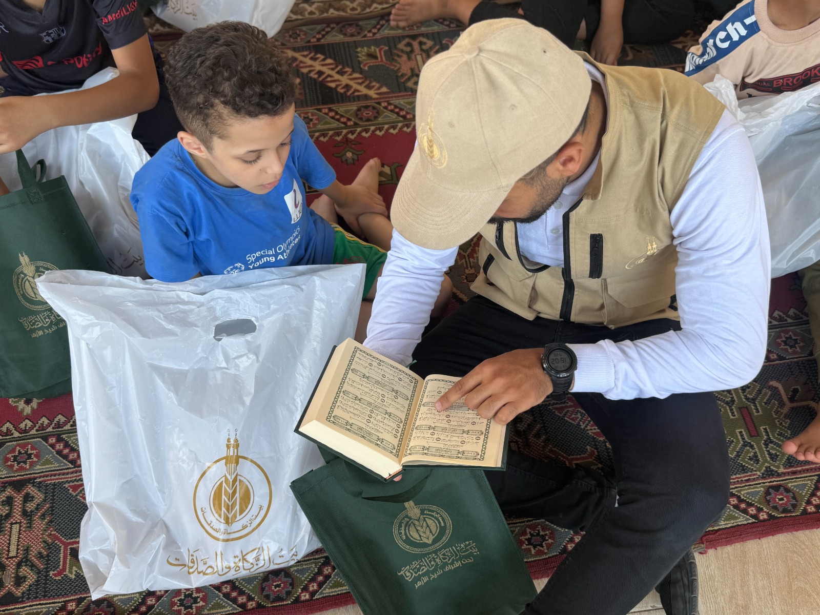 بيت الزكاة والصدقات ينتهي من دعم 13 ألف طالب في مبادرة «دعم حفظة القرآن الكريم» 