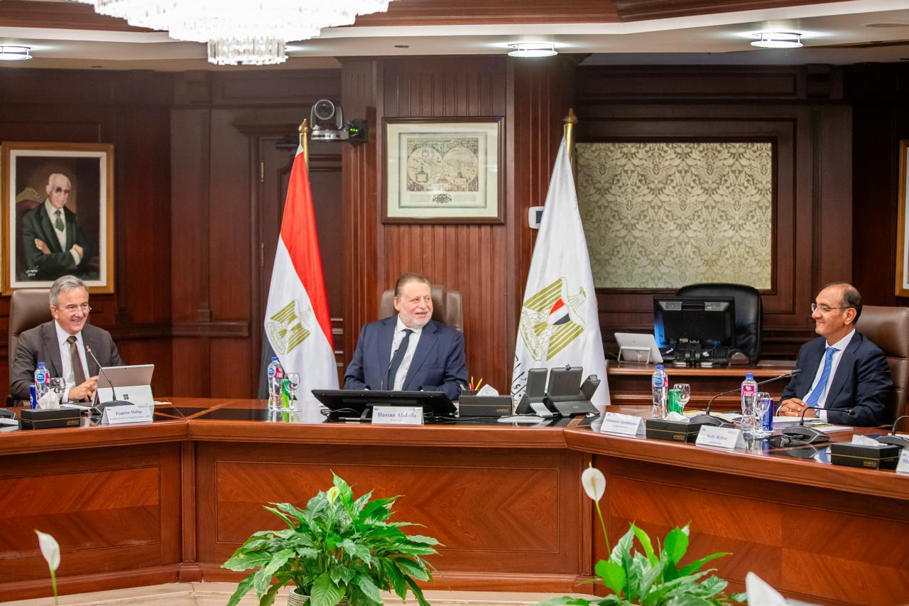 المركزي المصري يعزز الشراكة مع البنك الأوروبي في مجالات التمويل والتنمية